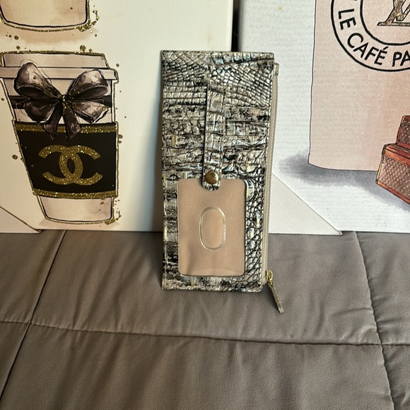 Brahmin card holder - Picture 4 of 13